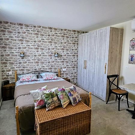 Charmant Studio Pres De La Plage Avec Jacuzzi Et Terrasse Privative Villeneuve-Loubet Exterior foto